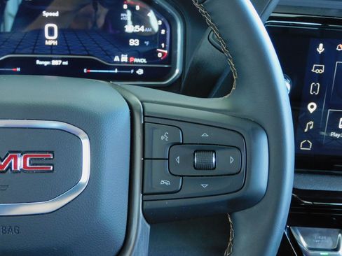 Used 2025 GMC Sierra 2500 4x4 Crew Cab AT4 image 34