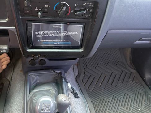 Used 2000 Toyota Tacoma 4x4 Regular Cab image 12
