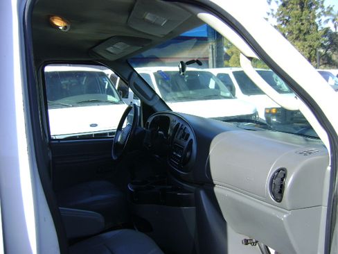 Used 2008 Ford E-150 and Econoline 150 image 11