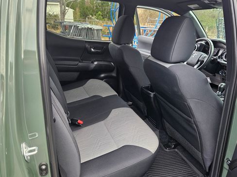 Used 2021 Toyota Tacoma image 14