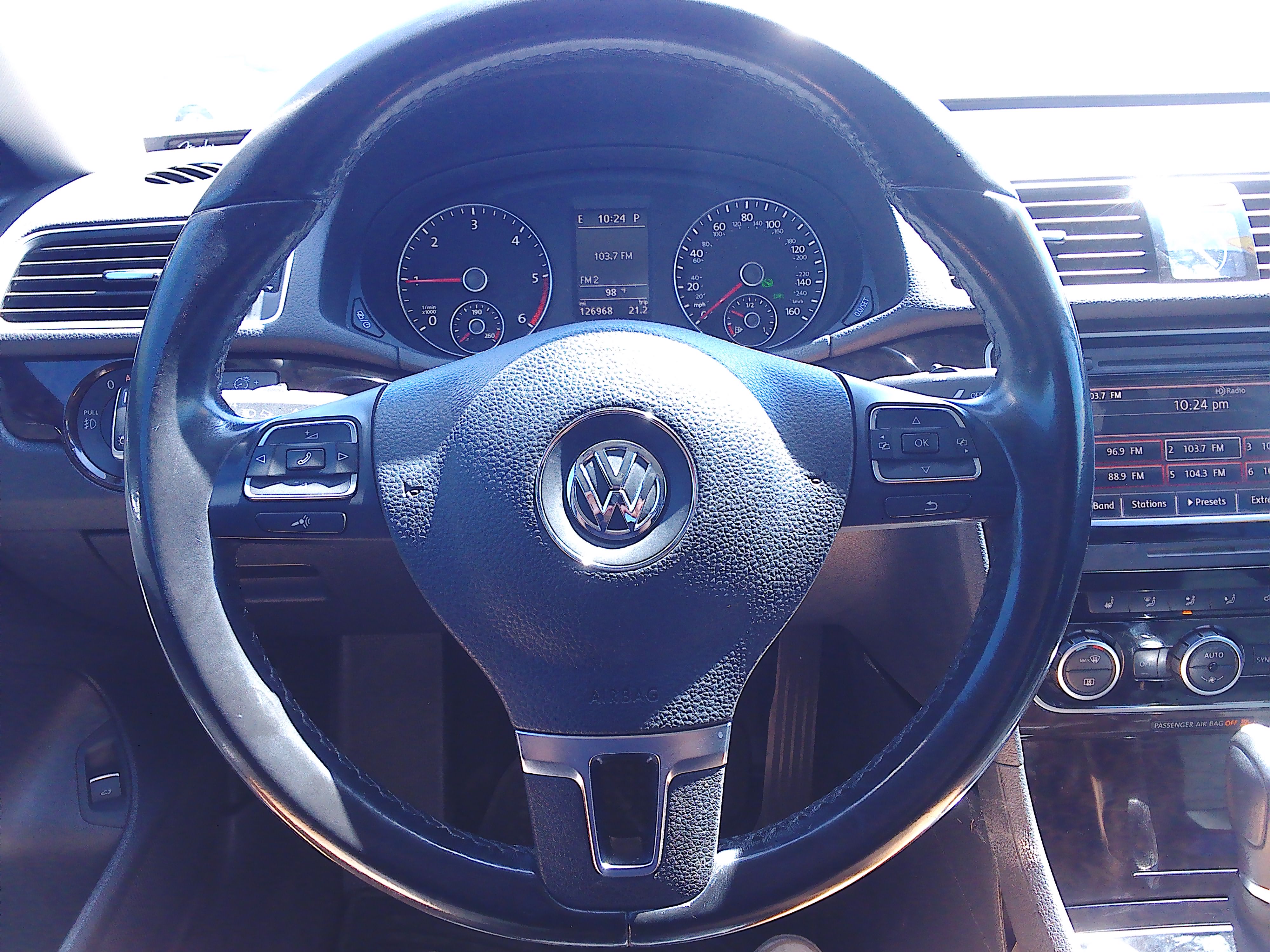 Used 2015 Volkswagen Passat TDI FWD image 26