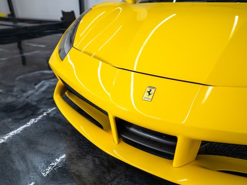 Used 2017 Ferrari 488 Spider image 11