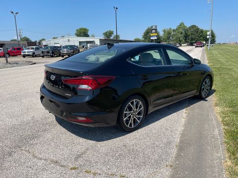 Used 2019 Hyundai Elantra Limited image 4