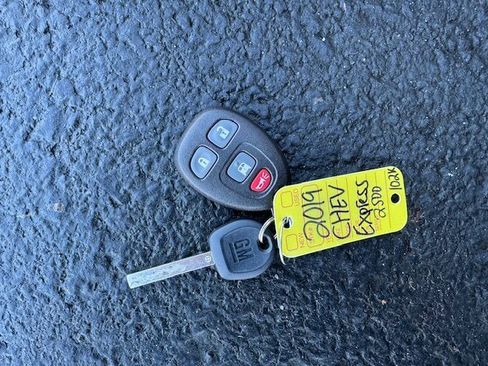 Used 2019 Chevrolet Express 2500 image 18