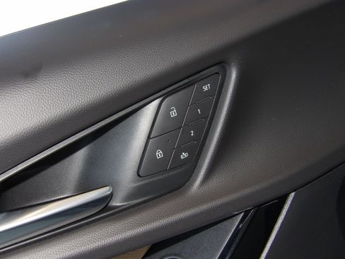 Used 2026 Chevrolet Equinox FWD ACTIV image 15