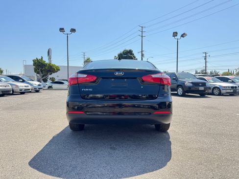 Used 2015 Kia Forte LX Sedan FWD image 7