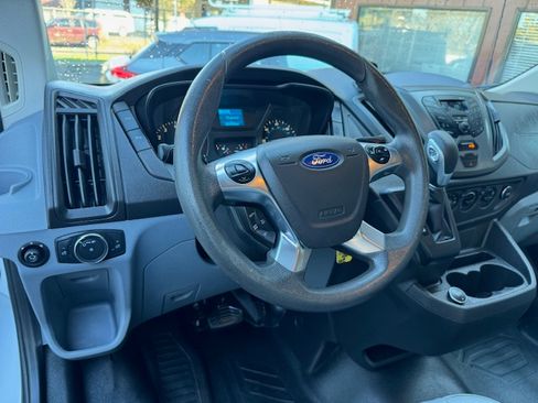 Used 2019 Ford Transit 250 image 9