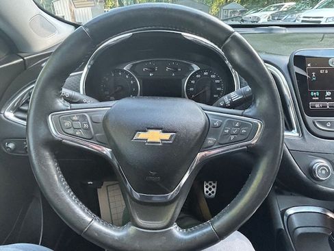 Used 2016 Chevrolet Malibu LT FWD image 12