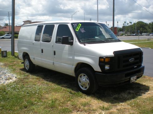 Used 2009 Ford E-150 and Econoline 150 UNAVAIL RWD image 4