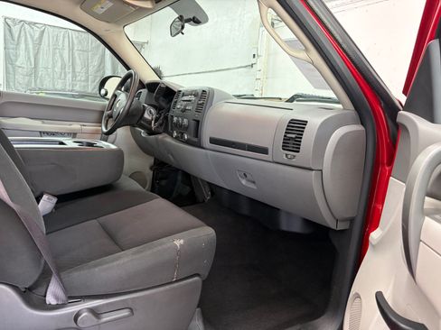 Used 2012 Chevrolet Silverado 1500 2WD Regular Cab image 12