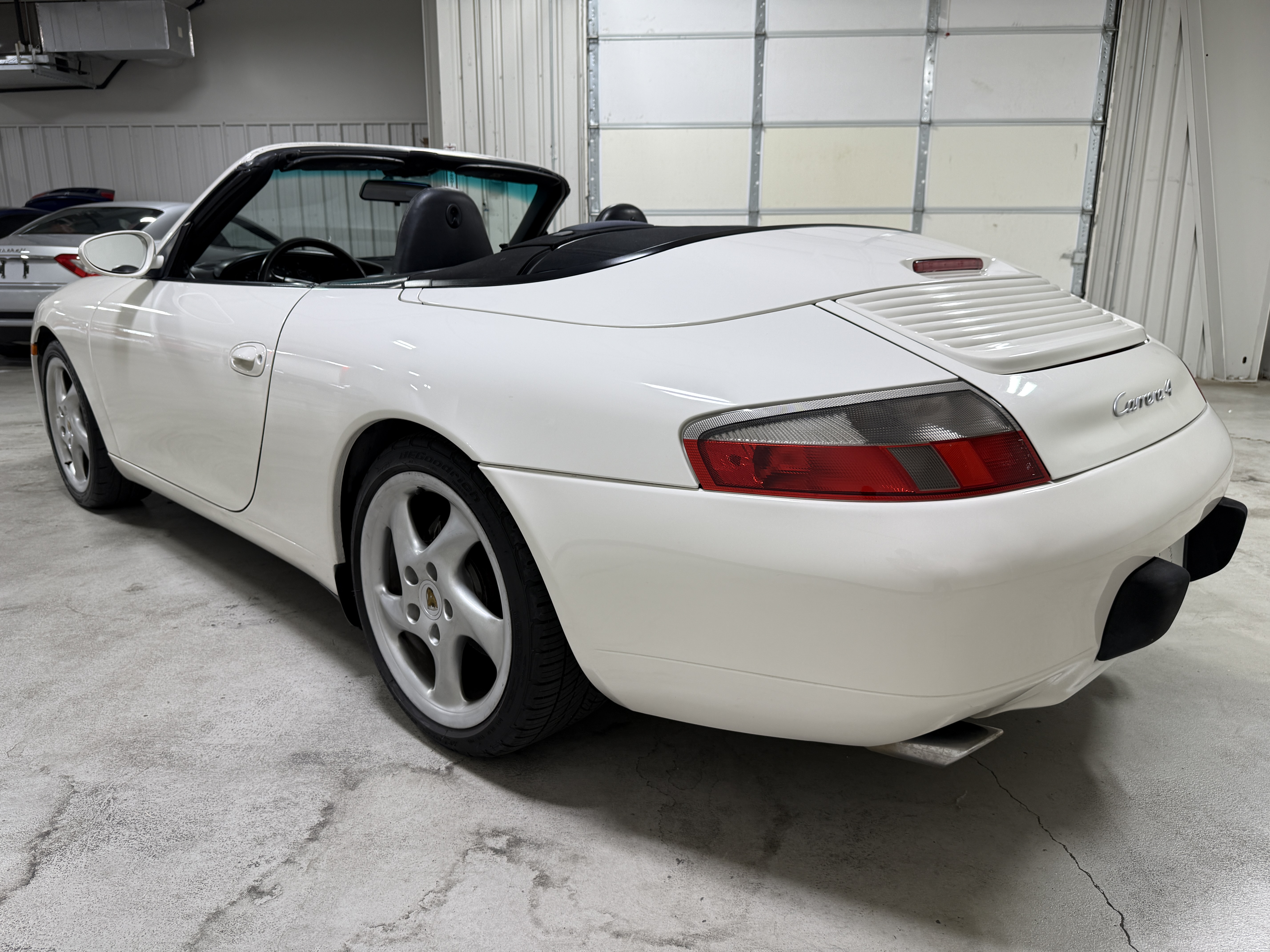 Used 2001 Porsche 911 Carrera 4 Cabriolet AWD/4WD image 8