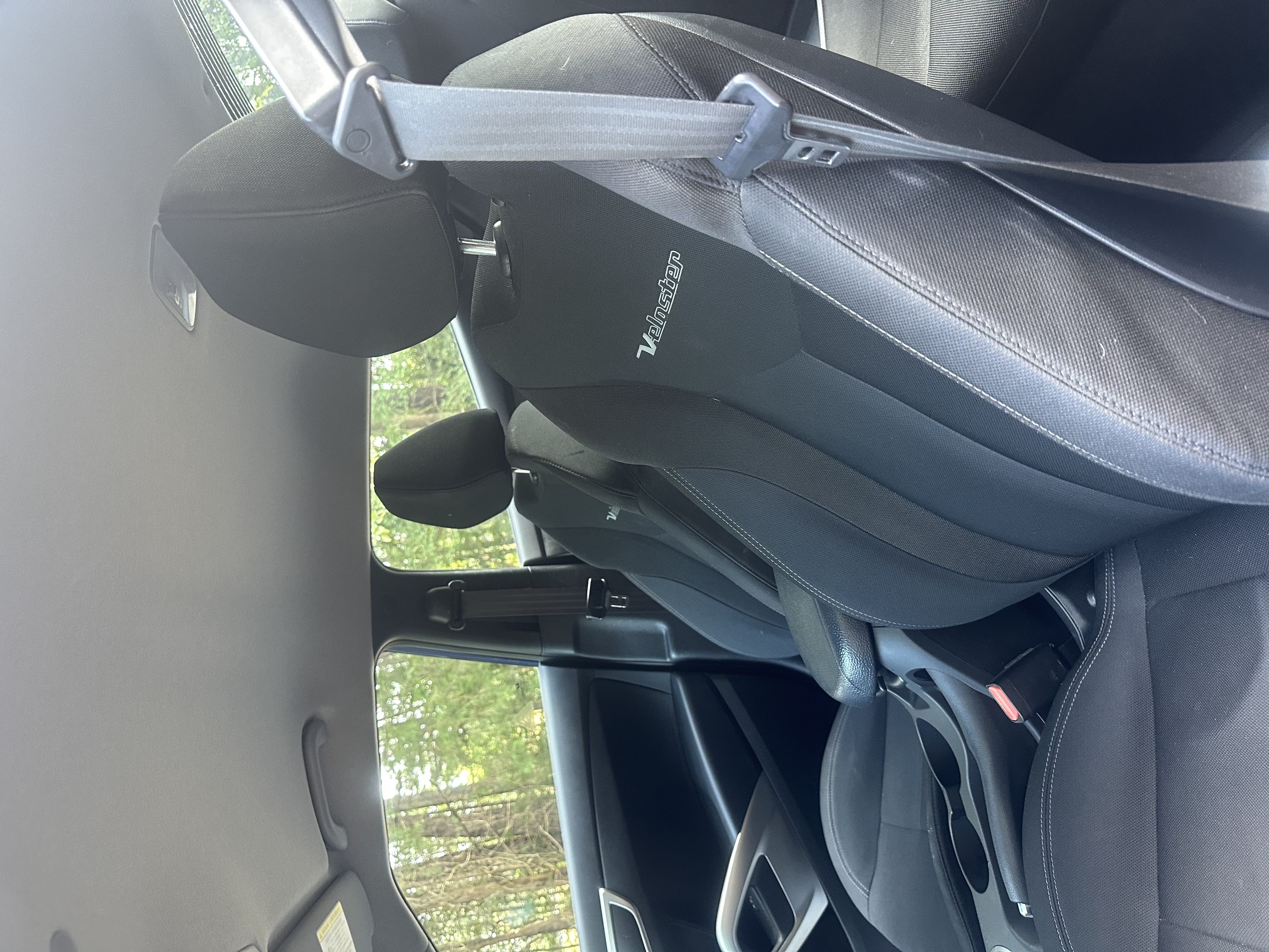 Used 2017 Hyundai Veloster FWD image 14