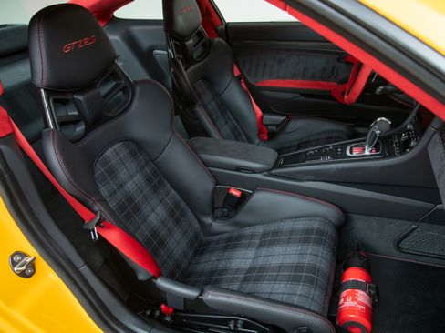 Used 2018 Porsche 911 GT2 RS image 27