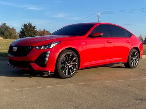 Used 2021 Cadillac CT5 V AWD image 8