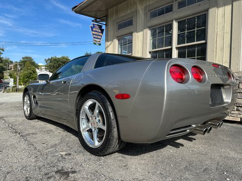 Used 2000 Chevrolet Corvette image 3
