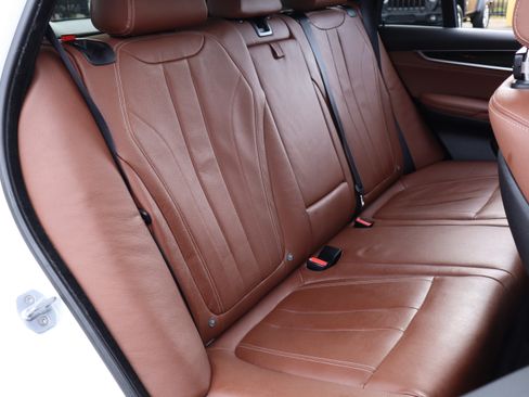 Used 2017 BMW X5 xDrive35d image 15