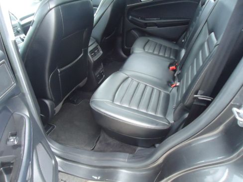 Used 2015 Ford Edge SEL image 6