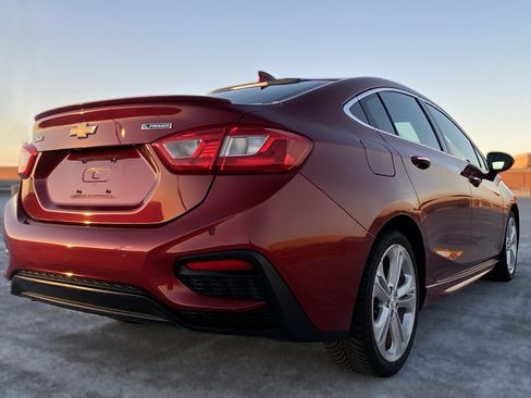 Used 2017 Chevrolet Cruze Premier image 35