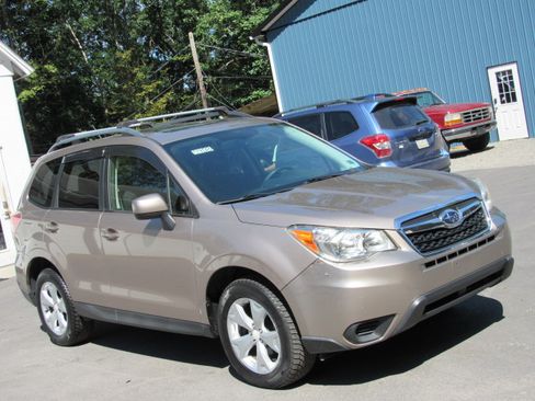 Used 2014 Subaru Forester 2.5i Premium AWD/4WD image 14