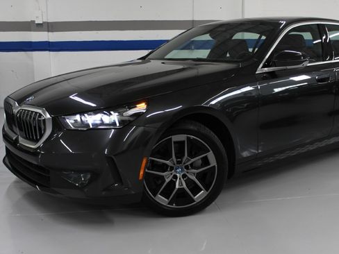 Used 2025 BMW i5 xDrive40 image 7