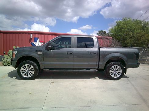 Used 2018 Ford F150 STX image 2