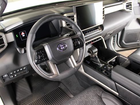 Used 2025 Toyota Tundra Limited image 8