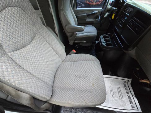 Used 2007 Chevrolet Express 3500 image 15