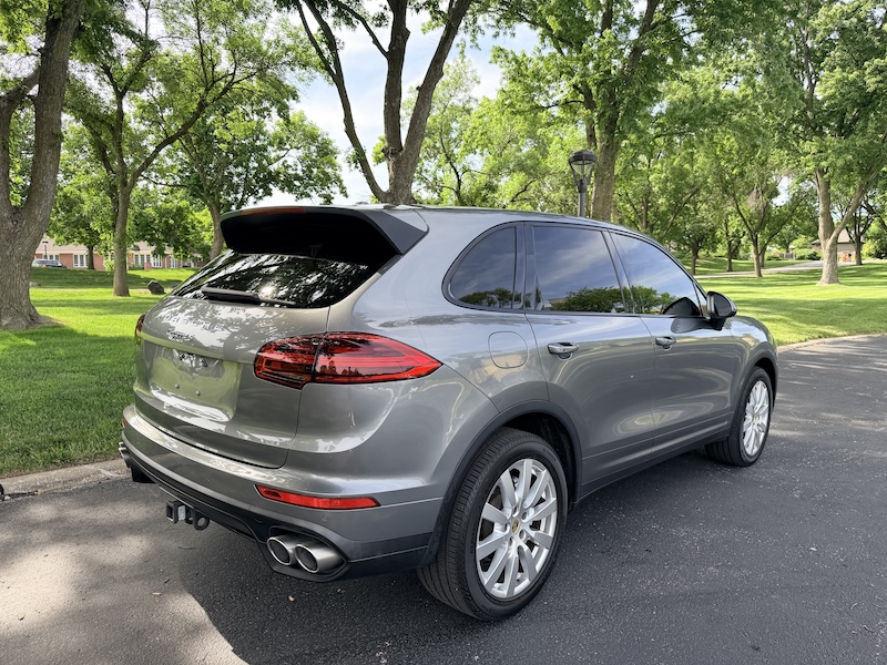 Used 2016 Porsche Cayenne S AWD/4WD image 12