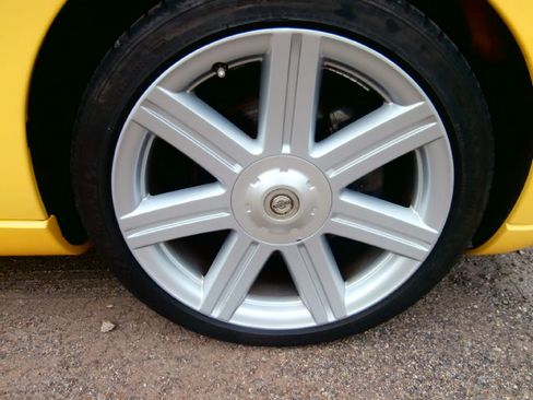 Used 2005 Chrysler Crossfire Limited image 21