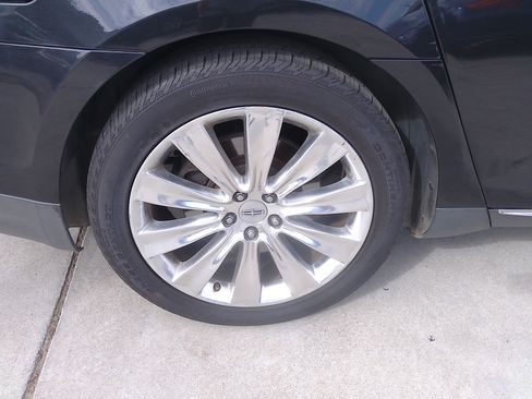 Used 2013 Lincoln MKS image 40