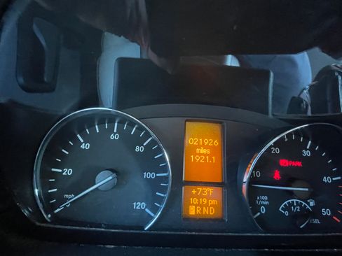 Used 2015 Mercedes-Benz Sprinter 4500 image 60