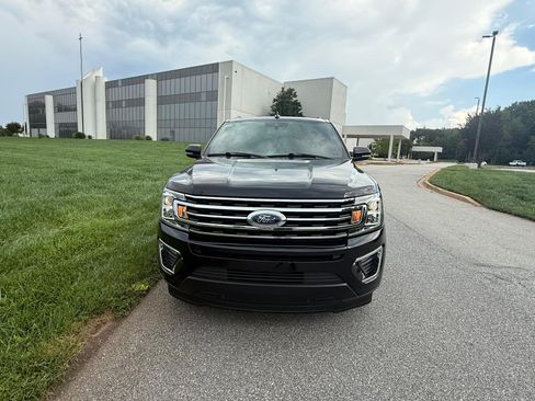Used 2020 Ford Expedition 2WD Limited image 2