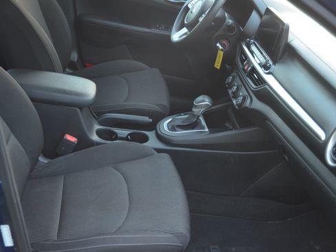 Used 2020 Kia Forte LXS image 10