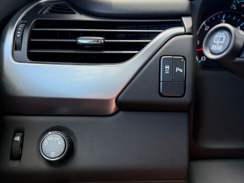 Used 2018 Chevrolet Tahoe LS image 8