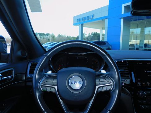 Used 2020 Jeep Grand Cherokee Limited X image 2