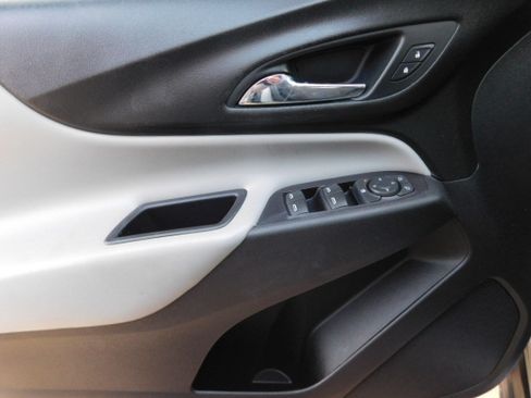Used 2019 Chevrolet Equinox LS image 13