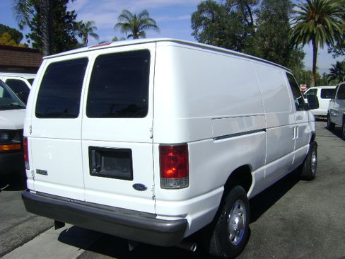 Used 2005 Ford E-150 and Econoline 150 image 6