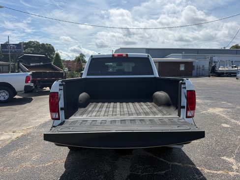 Used 2018 RAM 1500 4x4 Crew Cab ST image 5