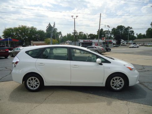 Used 2012 Toyota Prius V Three Wagon 4D FWD image 1