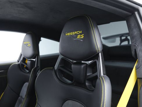 Used 2018 Porsche 911 GT2 RS image 15