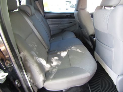 Used 2013 Toyota Tacoma 4x4 Double Cab TRD Off Road image 12