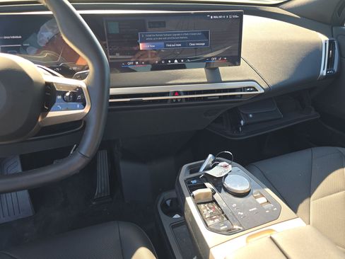 Used 2025 BMW iX xDrive50 image 18