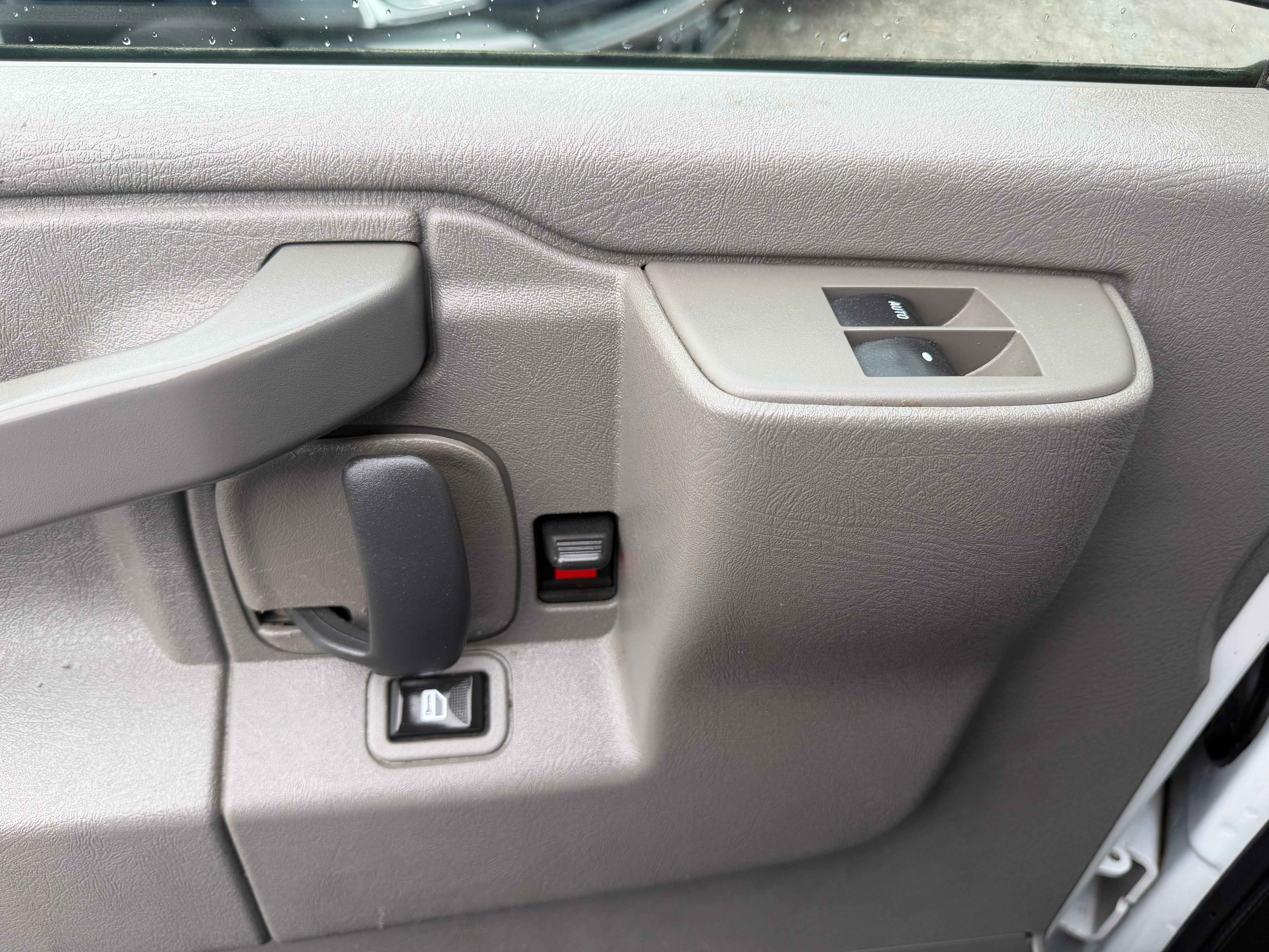 Used 2020 GMC Savana 2500 UNAVAIL RWD image 12