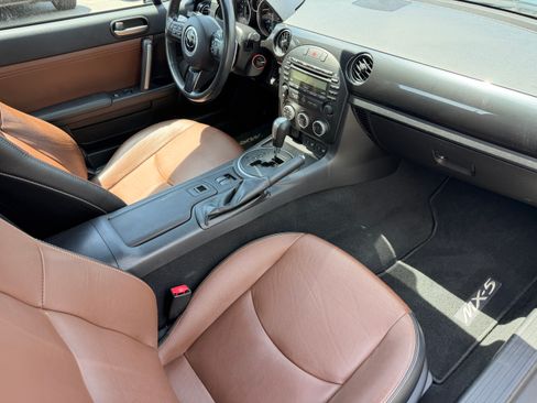 Used 2014 MAZDA MX-5 Miata Grand Touring Hard Top RWD image 16