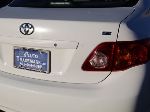 Used 2010 Toyota Corolla LE image 12