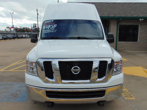 Used 2017 Nissan NV 2500 SL image 3