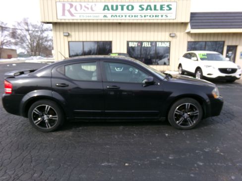 Used 2008 Dodge Avenger R/T image 6