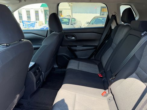 Used 2024 Nissan Rogue AWD SV image 13