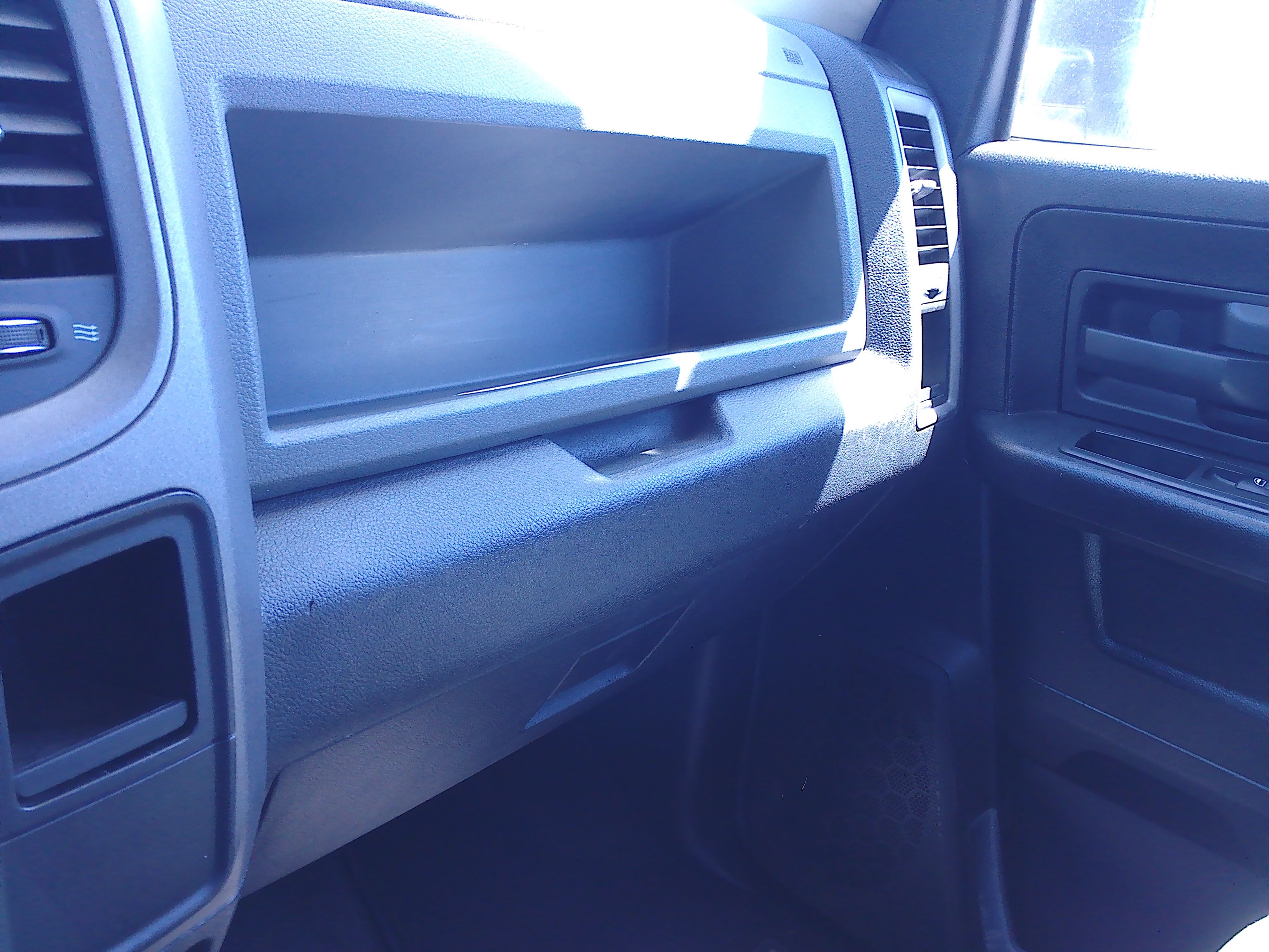 Used 2013 RAM 1500 2WD Crew Cab Express image 17