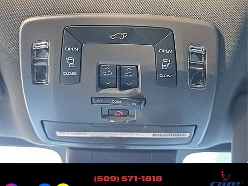 Used 2022 Toyota Sienna XSE image 18